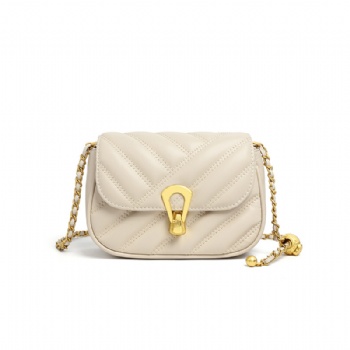 2023 affordable gold metal quilted lady purse hot sale leather crossbody bag beige